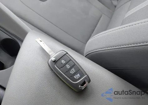 2021 Hyundai Elantra Se z USA, uszkodzony, nr VIN KMHLL4AG1MU103087